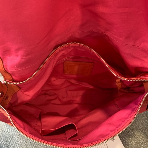 *brand New* Coach purse - Picture 3 of 4